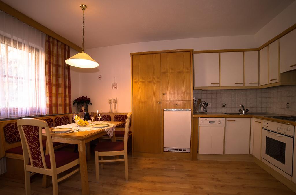 Alberts Bellevue Appartements Nauders Chambre photo