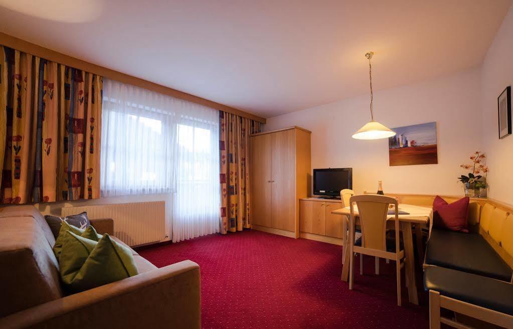 Alberts Bellevue Appartements Nauders Extérieur photo